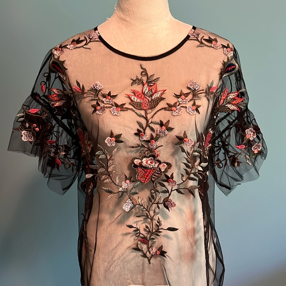 Dalia Black Floral Embroidered Sheer Mesh Short Sleeve Top. Med NWT